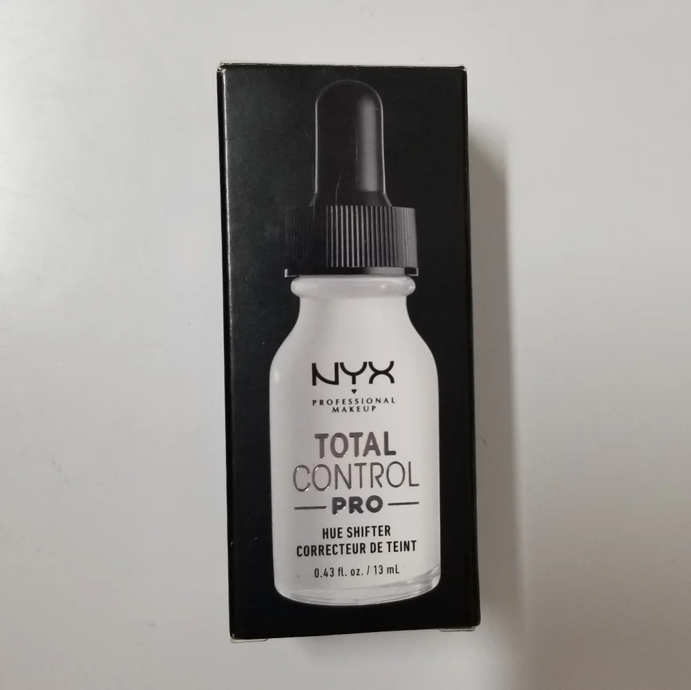 NYX Professional Makeup Total Control Pro Drop Foundation Hue Shifter Lightener